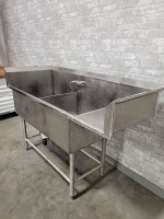 Stainless Steel Double Sink, 62.5" x 26" x 36" with 14" Drainboard