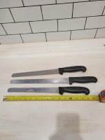 Serrated Slicing Knives - Lot of 3