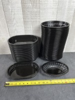 Lot of Two Sizes Black Food Baskets