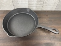 Everyday Essentials Residential 10" Round Cast Iron Pan, New